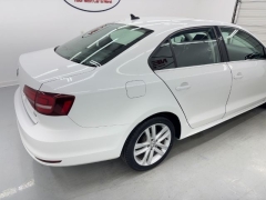 Used 2017  Volkswagen Jetta 4d Sedan SEL at NEXCAR near Spring&comma; TX