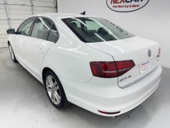 Used 2017  Volkswagen Jetta 4d Sedan SEL at NEXCAR near Spring&comma; TX