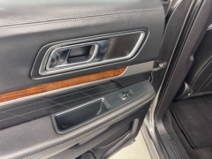 Used 2018  Ford Explorer 4d SUV 4WD Platinum at NEXCAR near Spring&comma; TX