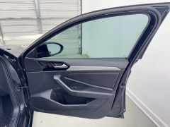 Used 2019  Volkswagen Jetta 4d Sedan 1&period;4T R-Line at NEXCAR near Spring&comma; TX