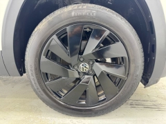 Used 2024  Volkswagen Atlas 2&period;0T SE w&sol;Technology FWD at NEXCAR near Spring&comma; TX
