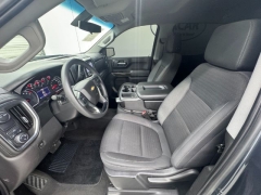 Used 2020  Chevrolet Silverado 1500 2WD Crew Cab LT at NEXCAR near Spring&comma; TX