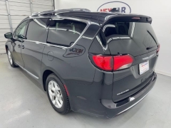 Used 2020  Chrysler Pacifica 4d Wagon Limited at NEXCAR near Spring, TX