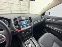 Used 2018  Chrysler 300 4d Sedan RWD Touring at NEXCAR near Spring&comma; TX