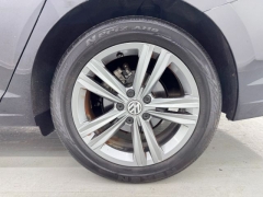 Used 2019  Volkswagen Jetta 4d Sedan 1&period;4T R-Line at NEXCAR near Spring&comma; TX