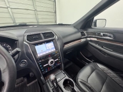 Used 2018  Ford Explorer 4d SUV 4WD Platinum at NEXCAR near Spring&comma; TX