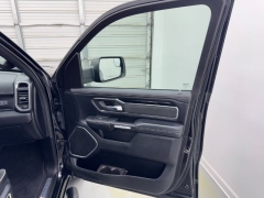 Used 2020  Ram 1500 2WD Crew Cab Laramie at NEXCAR near Spring&comma; TX
