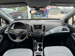 Used 2019  Chevrolet Cruze 4d Hatchback LT at Nexcar near Spring&comma; TX