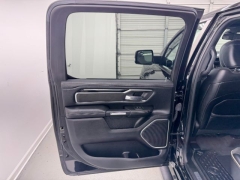 Used 2020  Ram 1500 2WD Crew Cab Laramie at NEXCAR near Spring&comma; TX