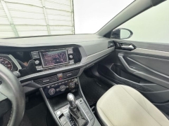 Used 2019  Volkswagen Jetta 4d Sedan 1&period;4T R-Line at NEXCAR near Spring&comma; TX