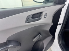 Used 2017  Chevrolet Sonic 4d Hatchback LT w/1FL at NEXCAR near Spring, TX