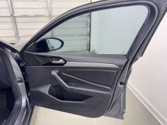 Used 2019  Volkswagen Jetta 4d Sedan 1&period;4T R-Line at NEXCAR near Spring&comma; TX