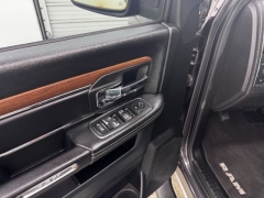 Used 2016  Ram 1500 2WD Crew Cab Laramie at NEXCAR near Spring&comma; TX