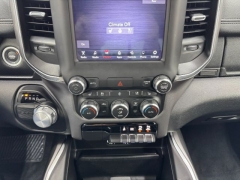 Used 2020  Ram 1500 2WD Crew Cab Laramie at NEXCAR near Spring&comma; TX