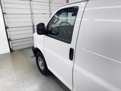 Used 2017  Chevrolet Express Van 2500 Van at NEXCAR near Spring&comma; TX