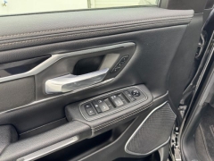 Used 2020  Ram 1500 2WD Crew Cab Laramie at NEXCAR near Spring&comma; TX