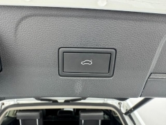 Used 2024  Volkswagen Atlas 2&period;0T SE w&sol;Technology FWD at NEXCAR near Spring&comma; TX