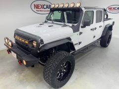Used 2021  Jeep Gladiator Sport S 4x4 at NEXCAR near Spring&comma; TX