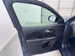 Used 2019  Jeep Cherokee 4d SUV FWD Latitude Plus 3&period;2L at NEXCAR near Spring&comma; TX