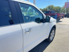 Used 2018  Ford F-150 4WD SuperCrew Platinum 5 1/2 at NEXCAR near Spring, TX