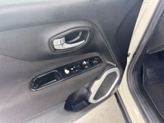 Used 2018  Jeep Renegade 4d SUV FWD Latitude at NEXCAR near Spring&comma; TX