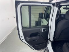 Used 2021  Jeep Gladiator Sport S 4x4 at NEXCAR near Spring&comma; TX