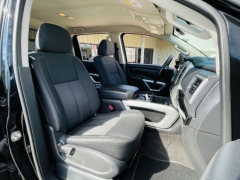 Used 2018  Nissan Titan XD 4WD Crew Cab SV at NEXCAR near Spring, TX