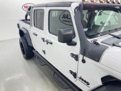 Used 2021  Jeep Gladiator Sport S 4x4 at NEXCAR near Spring&comma; TX