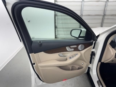 Used 2021  Mercedes-Benz GLC GLC 300 SUV at NEXCAR near Spring&comma; TX
