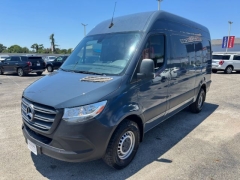 Used 2019  Mercedes-Benz Sprinter 2500 Crew Van 144" WB High Roof 9100 GVW V6 at NEXCAR near Spring&comma; TX