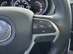 Used 2019  Jeep Grand Cherokee 4d SUV 4WD Laredo Altitude at NEXCAR near Spring, TX