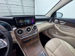Used 2021  Mercedes-Benz GLC GLC 300 SUV at NEXCAR near Spring&comma; TX