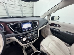 Used 2020  Chrysler Pacifica 4d Wagon Limited at NEXCAR near Spring, TX