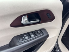 Used 2020  Chrysler Pacifica 4d Wagon Limited at NEXCAR near Spring, TX