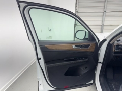 Used 2024  Volkswagen Atlas 2&period;0T SE w&sol;Technology FWD at NEXCAR near Spring&comma; TX