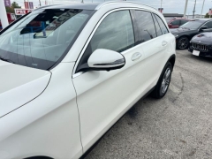Used 2021  Mercedes-Benz GLC GLC 300 SUV at NEXCAR near Spring, TX