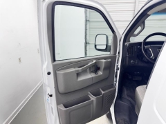 Used 2017  Chevrolet Express Van 2500 Van at NEXCAR near Spring&comma; TX