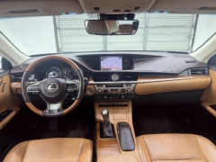 Used 2016  Lexus ES 350 4dr Sdn at NEXCAR near Spring, TX