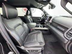 Used 2020  Ram 1500 2WD Crew Cab Laramie at NEXCAR near Spring&comma; TX