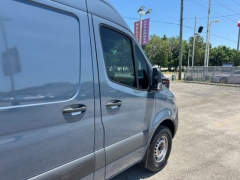 Used 2019  Mercedes-Benz Sprinter 2500 Crew Van 144" WB High Roof 9100 GVW V6 at NEXCAR near Spring&comma; TX