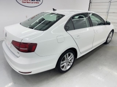 Used 2017  Volkswagen Jetta 4d Sedan SEL at NEXCAR near Spring&comma; TX