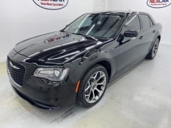 Used 2018  Chrysler 300 4d Sedan RWD Touring at NEXCAR near Spring&comma; TX