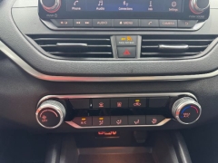 Used 2022  Nissan Altima 2.5 SV Sedan at NEXCAR near Spring, TX