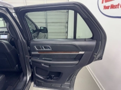 Used 2018  Ford Explorer 4d SUV 4WD Platinum at NEXCAR near Spring&comma; TX