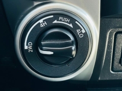 Used 2018  Nissan Titan XD 4WD Crew Cab SV at NEXCAR near Spring, TX