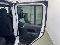 Used 2021  Jeep Gladiator Sport S 4x4 at NEXCAR near Spring&comma; TX