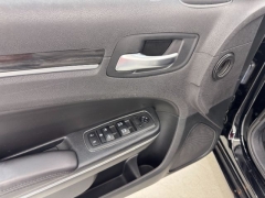 Used 2018  Chrysler 300 4d Sedan RWD Touring at NEXCAR near Spring&comma; TX