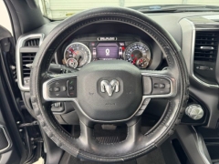 Used 2020  Ram 1500 2WD Crew Cab Laramie at NEXCAR near Spring&comma; TX