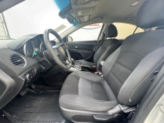 Used 2016  Chevrolet Cruze Limited 4d Sedan LT w/1LT Auto at NEXCAR near Spring, TX