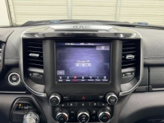 Used 2020  Ram 1500 2WD Crew Cab Laramie at NEXCAR near Spring&comma; TX